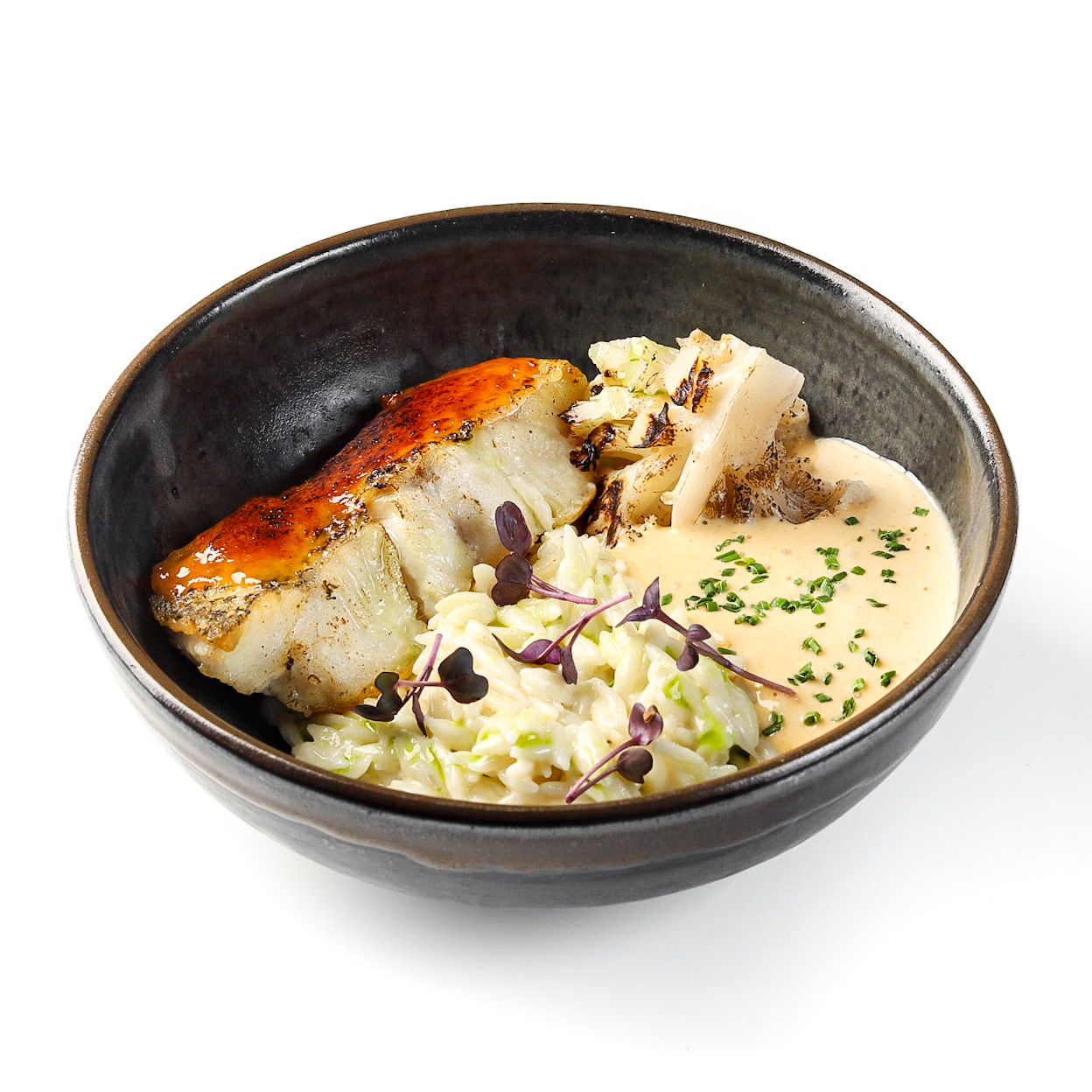 Судак с кокосовым орзо и мисо голландез