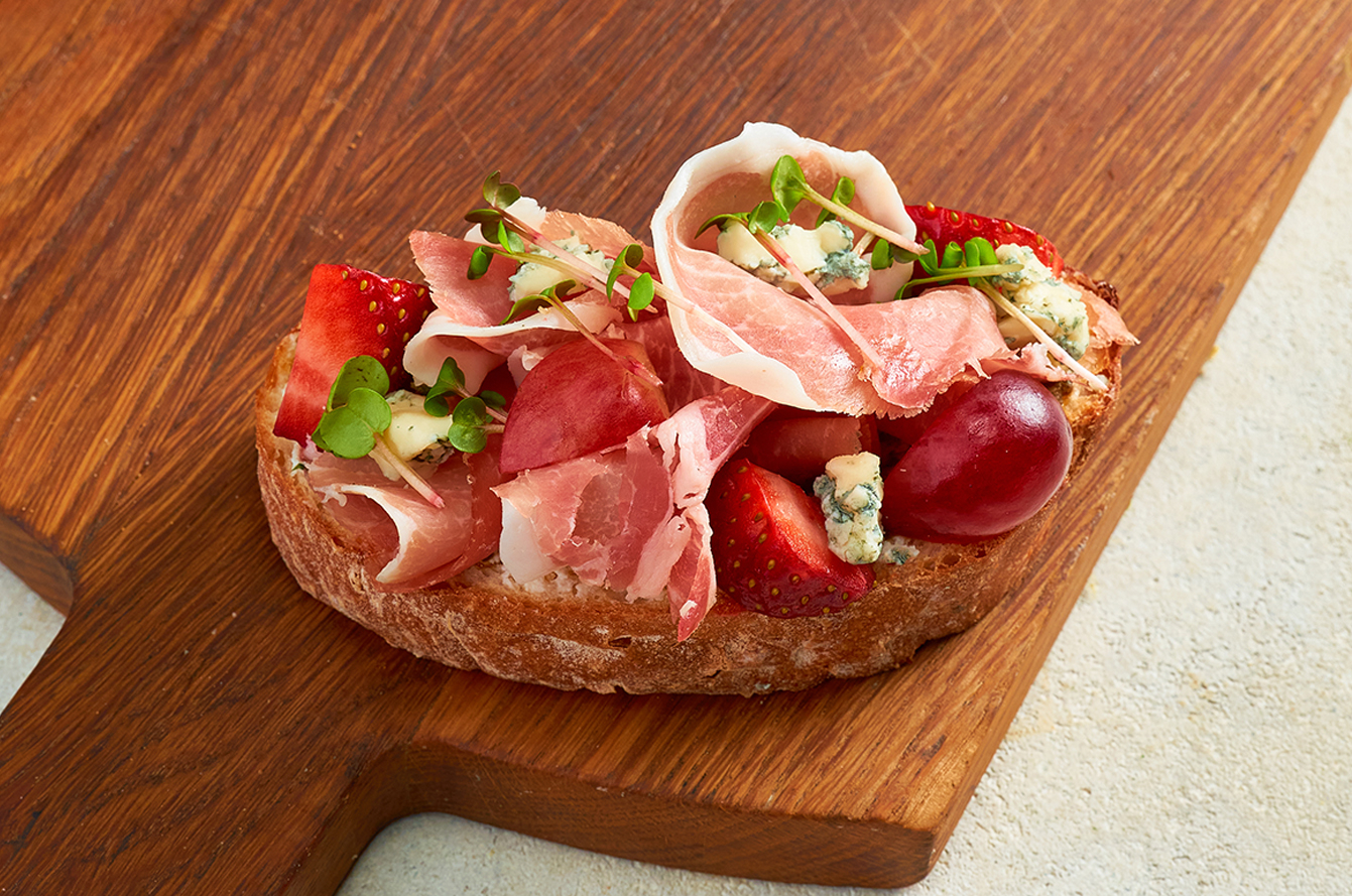 Бутер с пармской ветчиной