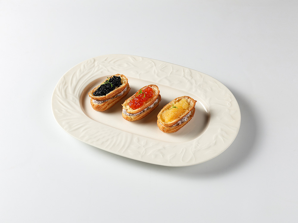 Мини-эклеры с икрой