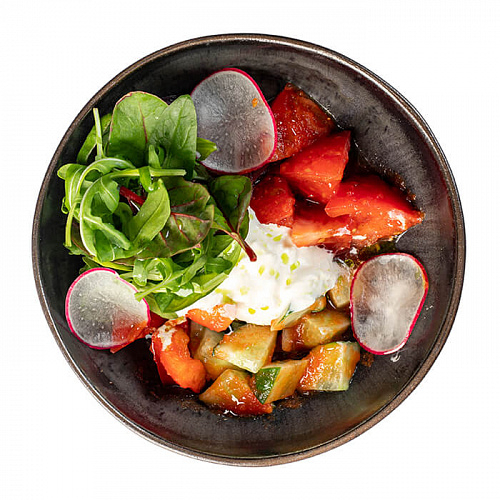 Салат овощной со страчателлой