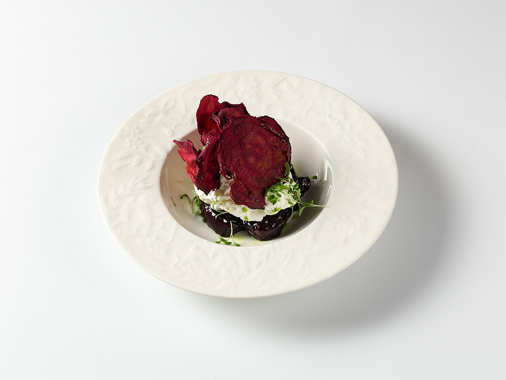 Вяленая свекла с сырным муссом