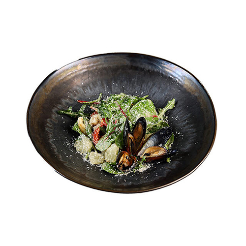 Салат с морепродуктами Ям сом-о