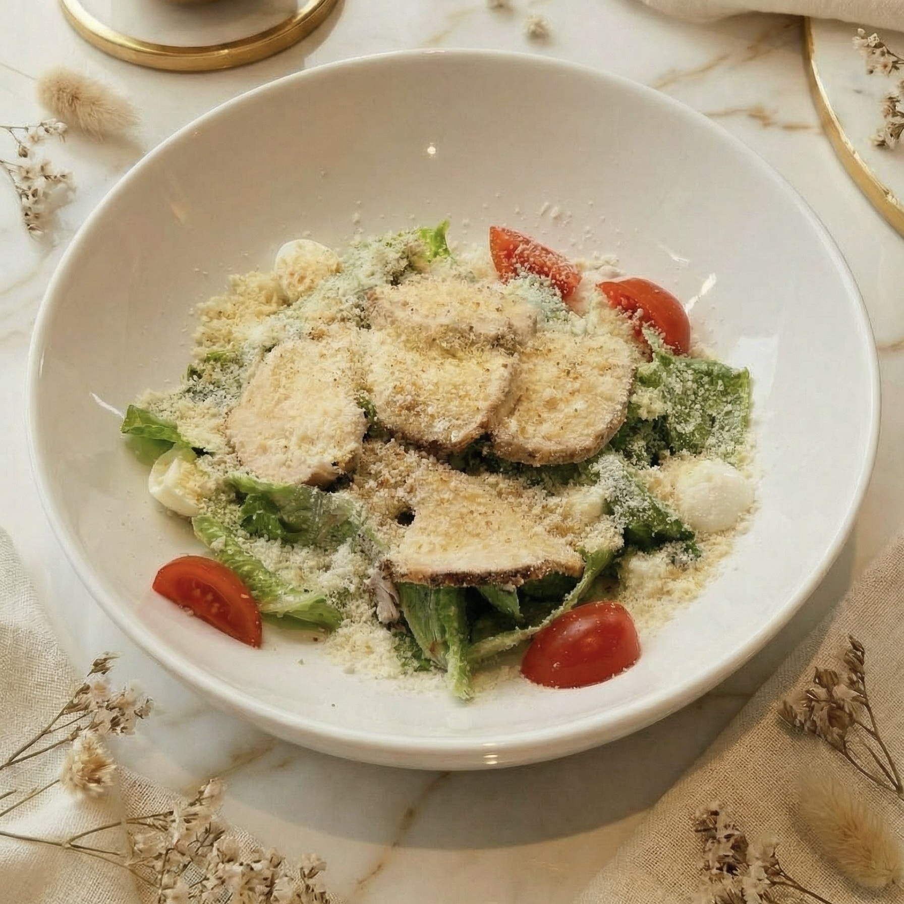 Салат Цезарь с курицей
