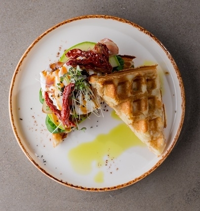 Вафля с беконом и цукини.