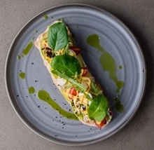 Брускетта с курицей