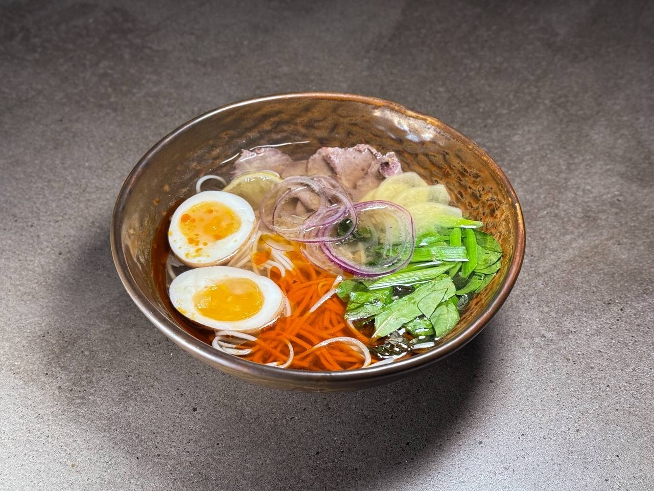 Азиатский суп с ростбифом