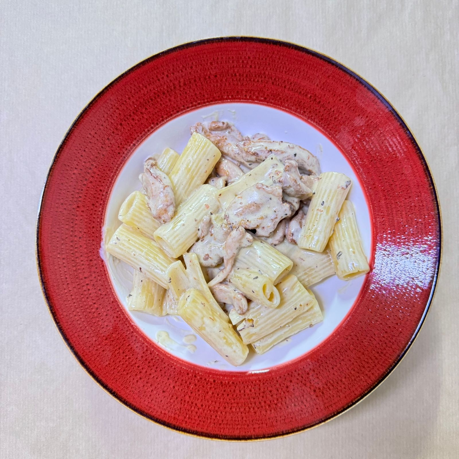 РИГАТОНИ с куриным бедром