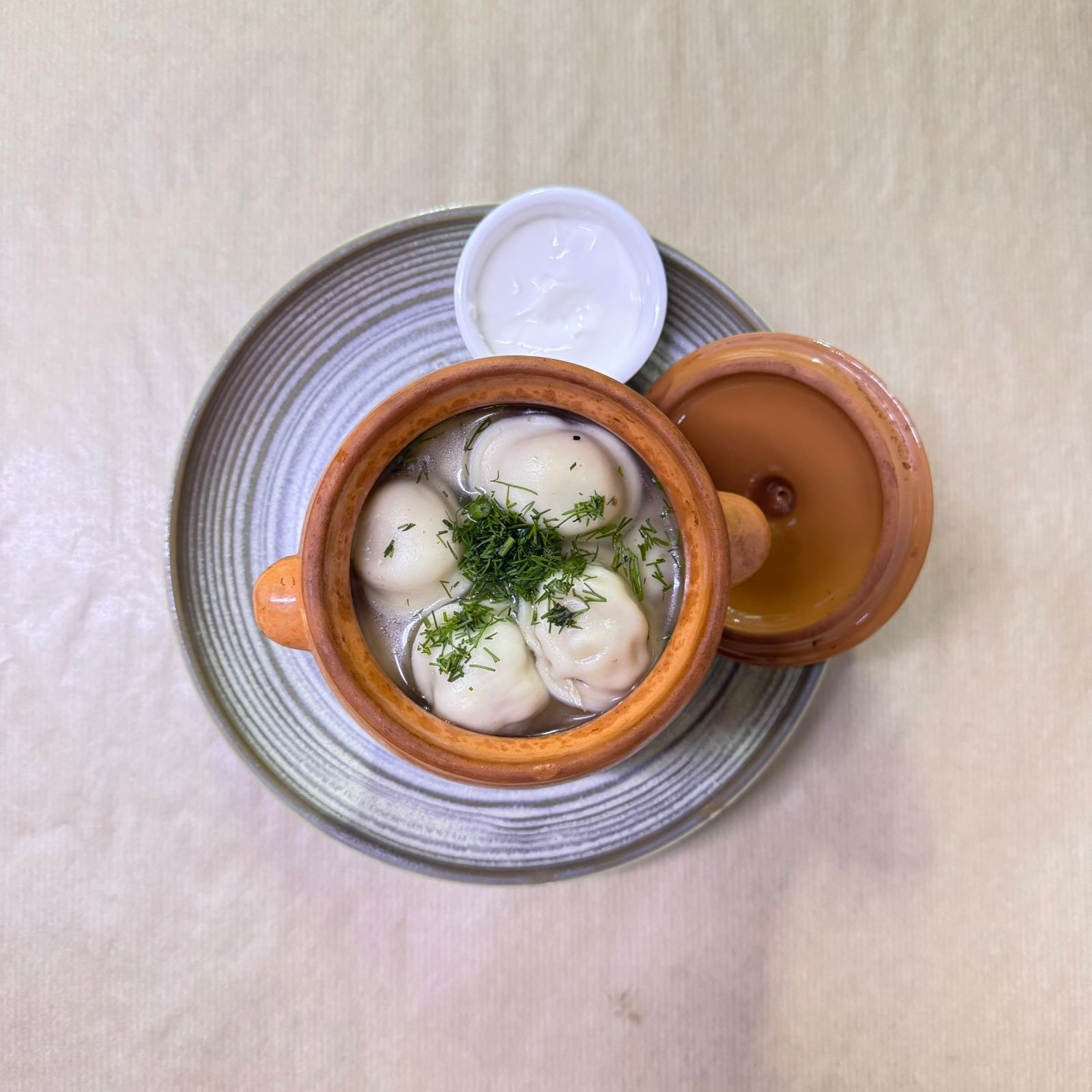 бульон с ПЕЛЬМЕНЯМИ в горшочке