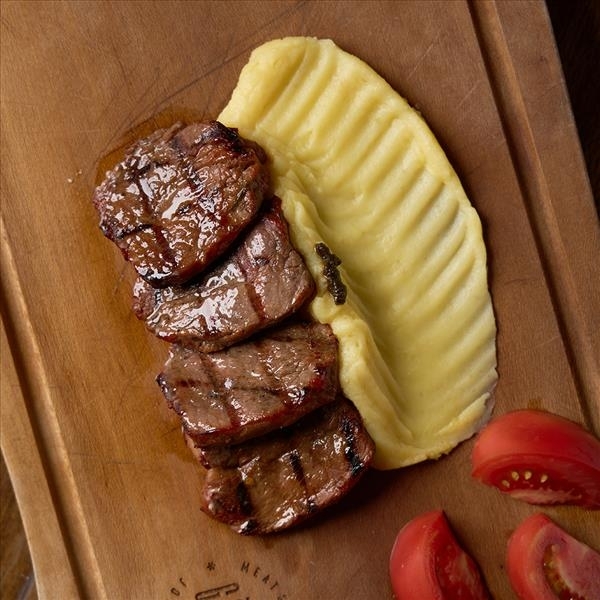 Говяжья вырезка Josper с пюре трюфель