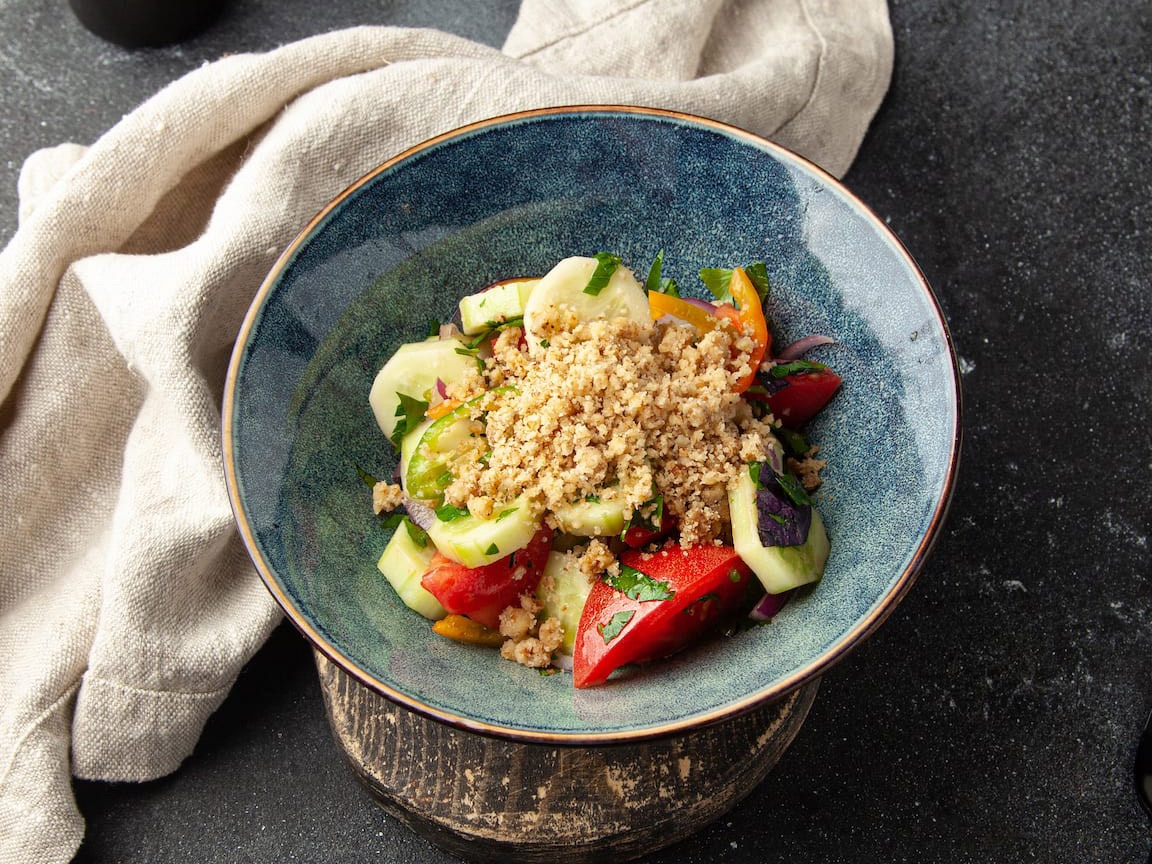 Салат по-грузински с орехами