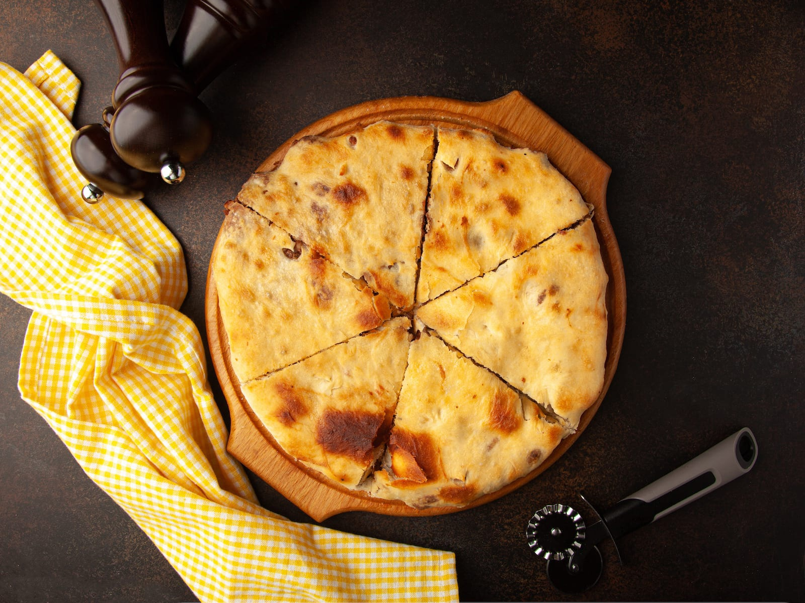 Хачапури с сыром и  шпинатом