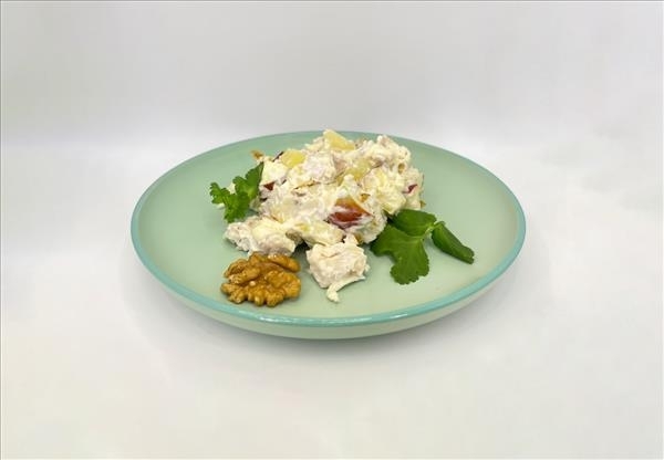 Курица с ананасом салат (900 гр)