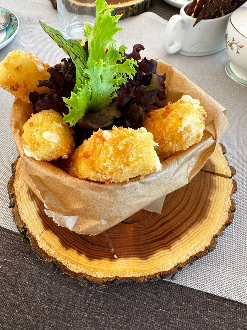 Сырные палочки с соусом