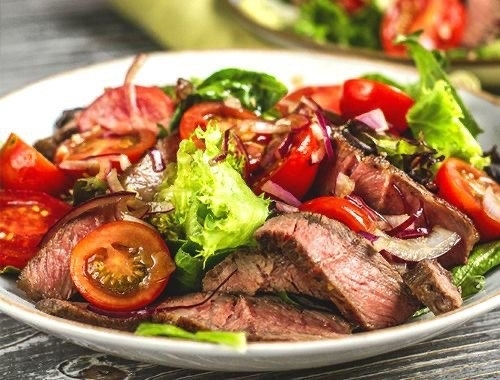 Салат Тальята из говядины и печеных овощей