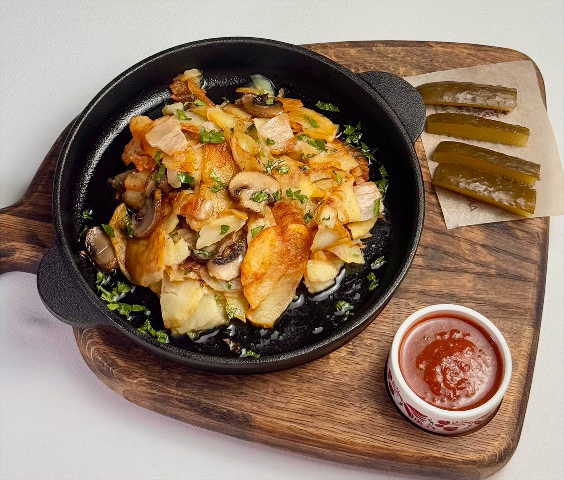 Картофель жареный по-Казачьи с грибами на смальце с салом