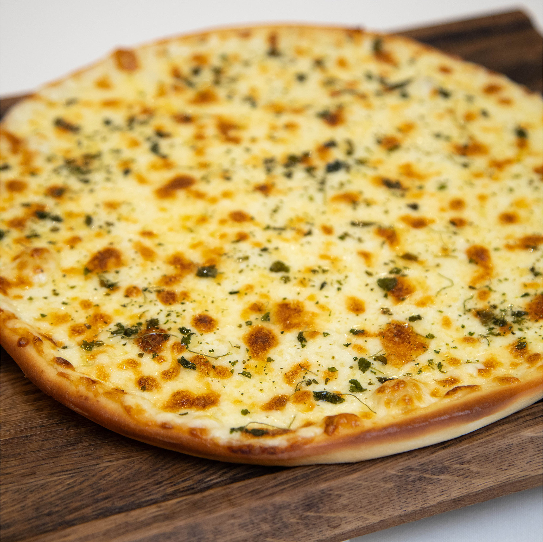 Сырная пицца с пажитником
