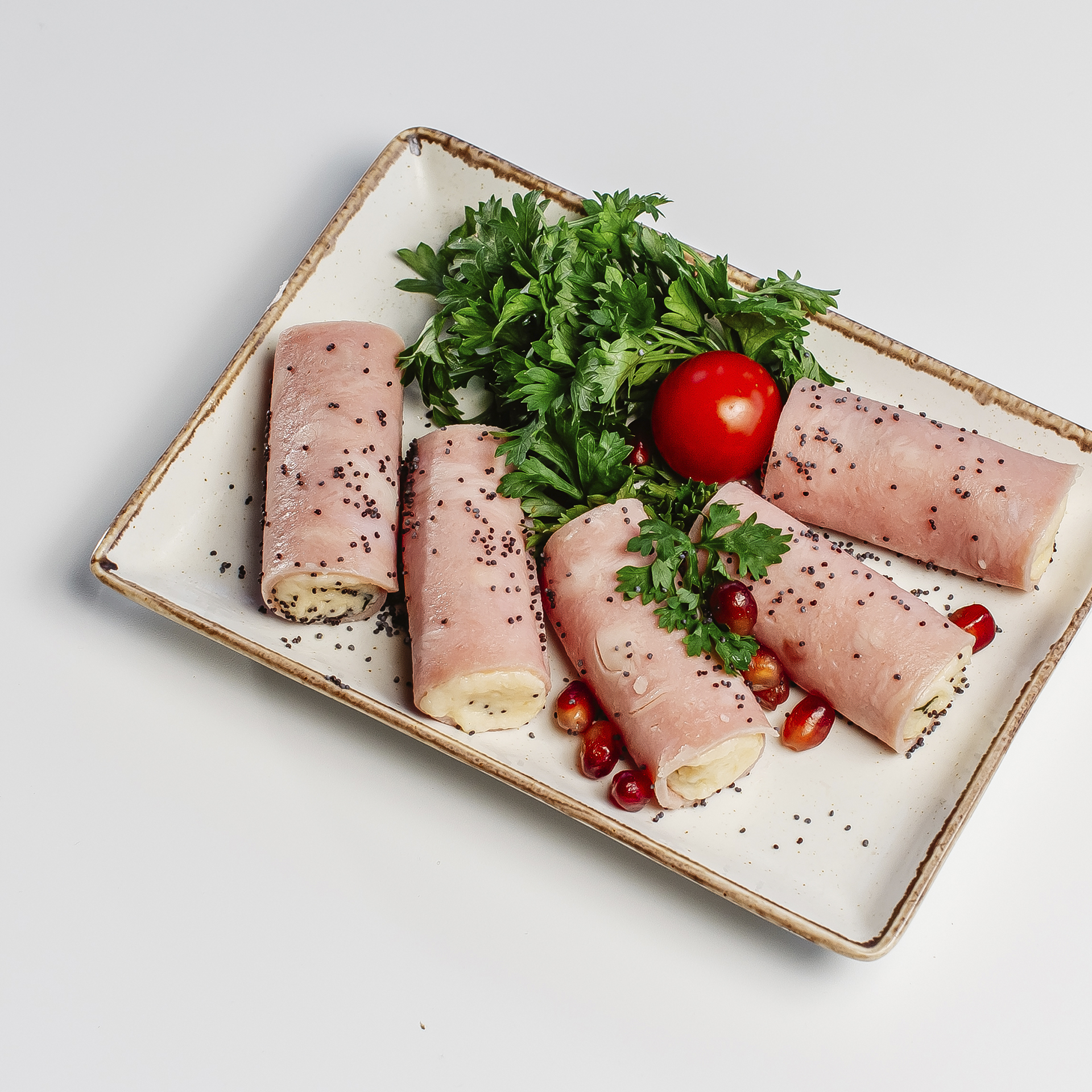 Рулетики с ветчиной и сыром