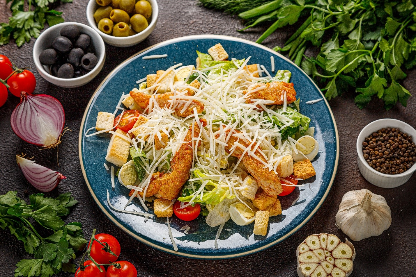 Салат Цезарь с курицей