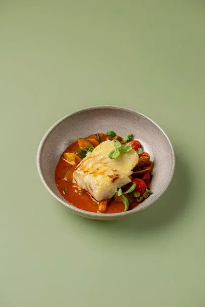 Треска с овощами и соусом маринара