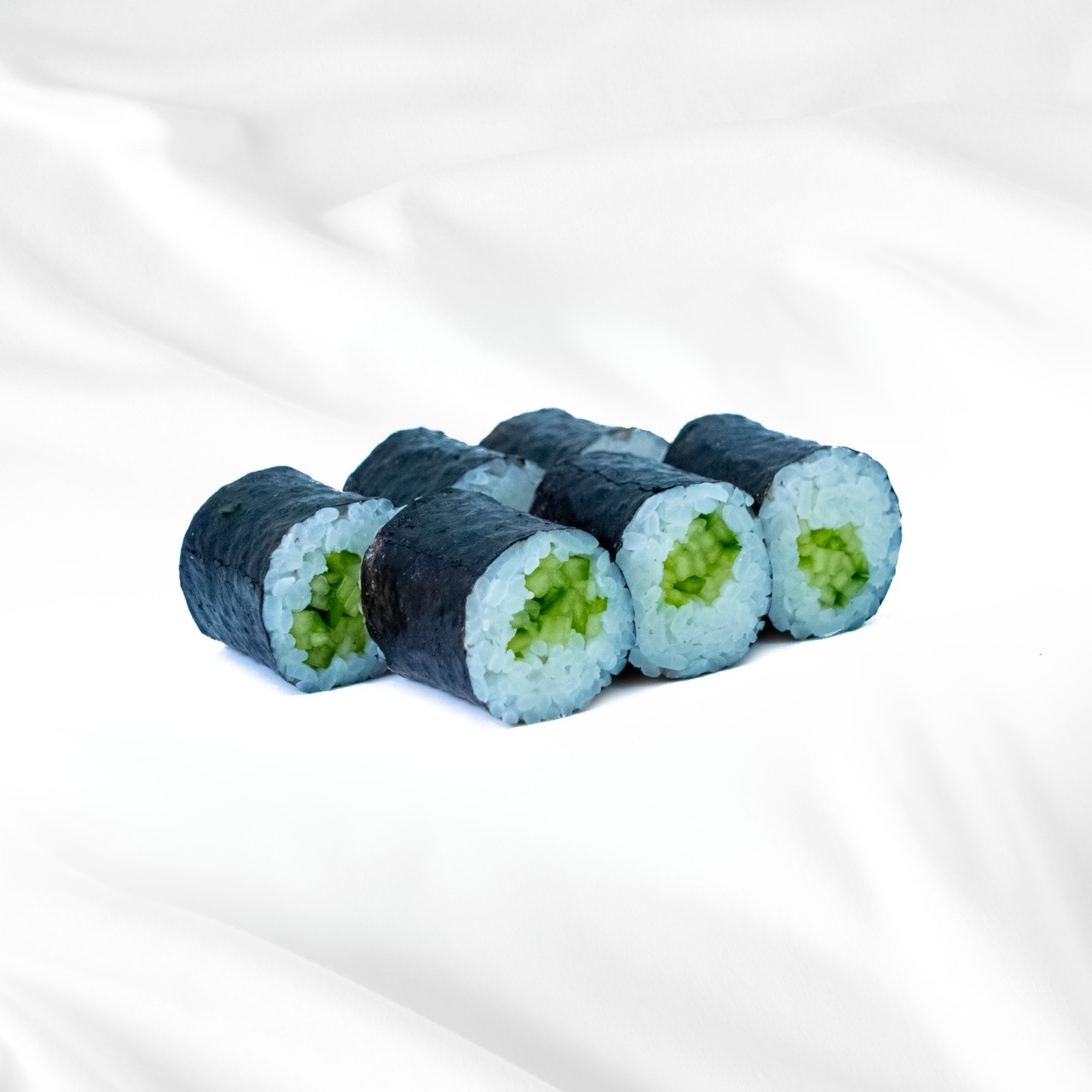 Хосомаки огурец