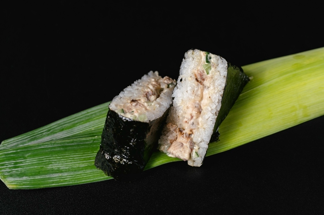 Онигири с угрем