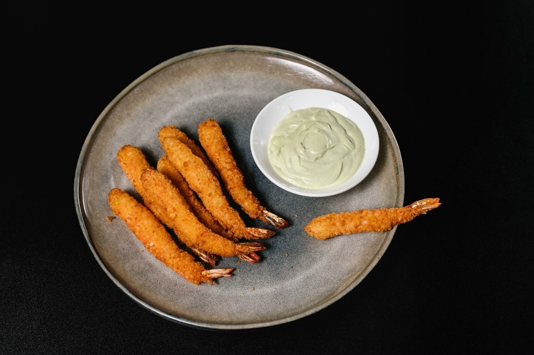 Креветки-панко с соусом васаби