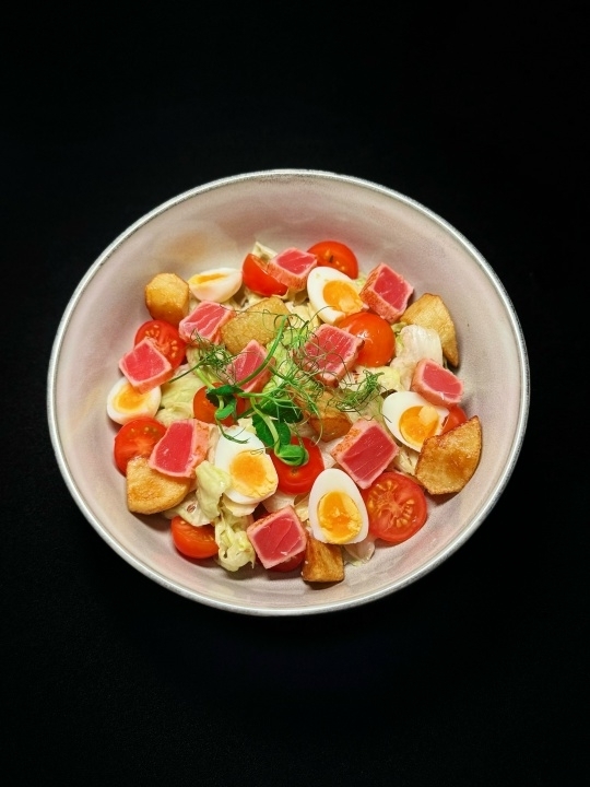 Салат нисуаз с тунцом